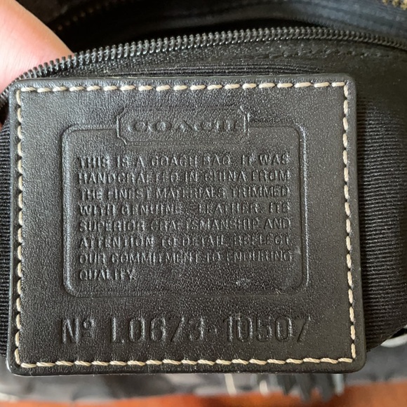 Authentic Coach Hampton Signature Tote Carryall - Picture 6 of 9